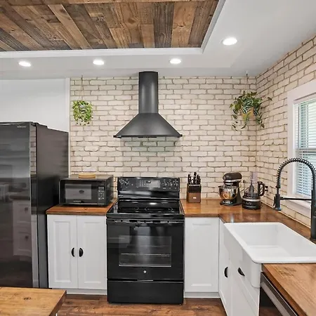 Villa Jolie Renovated Home French Inspired Design